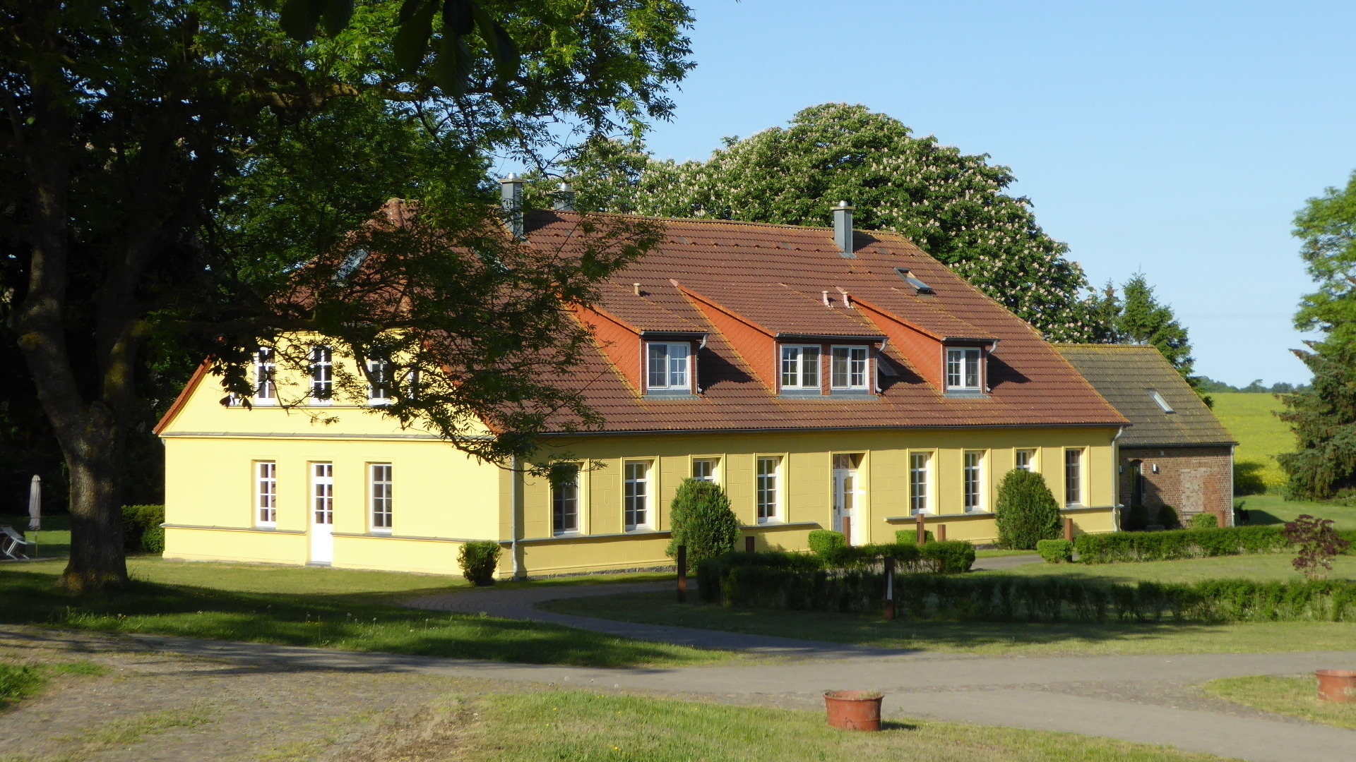 Gut Rattelvitz, Parterre A Ferienwohnung in Gingst