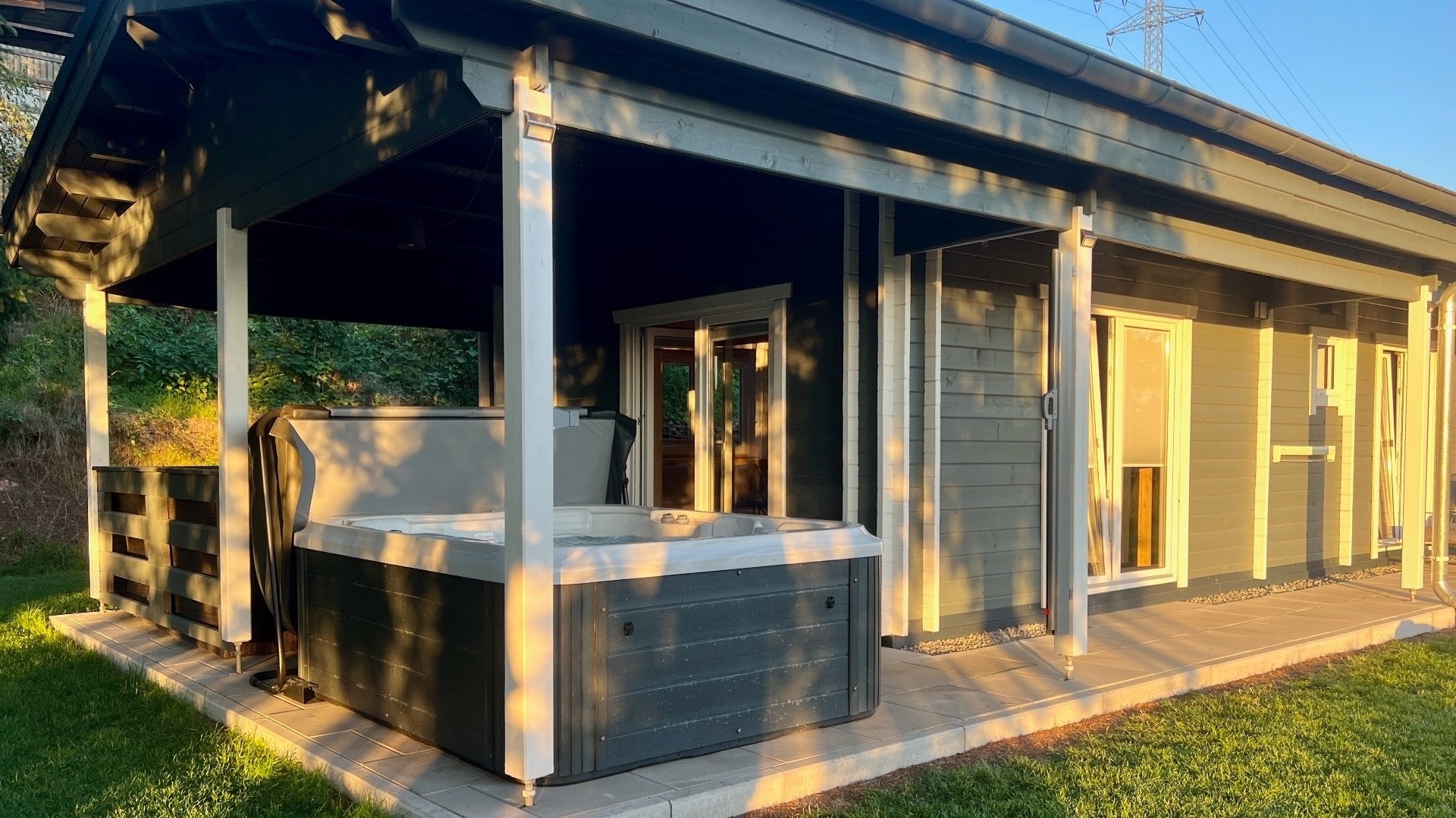 WellnessFerienhaus mit Pool, Sauna und eigenem Whi