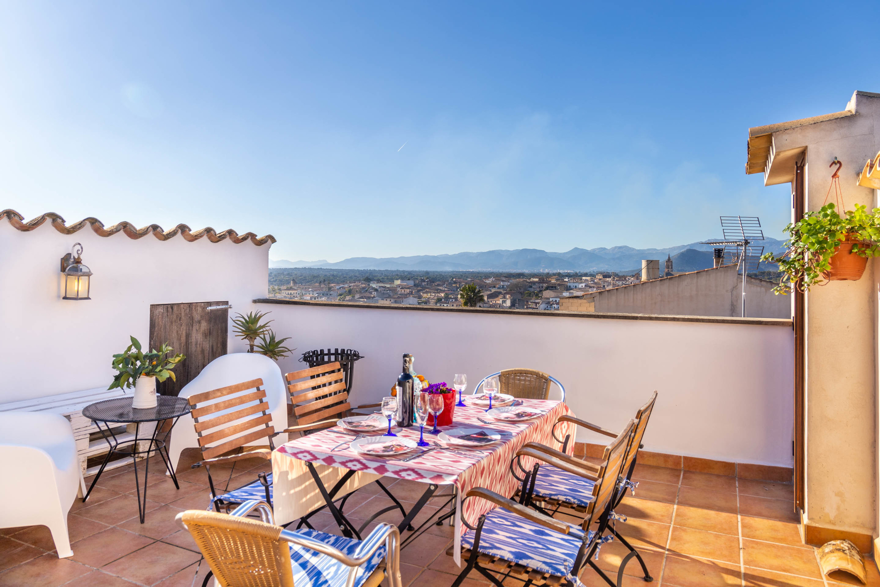 Mallorca traditional townhouse holiday in Llubi Ferienhaus in Spanien