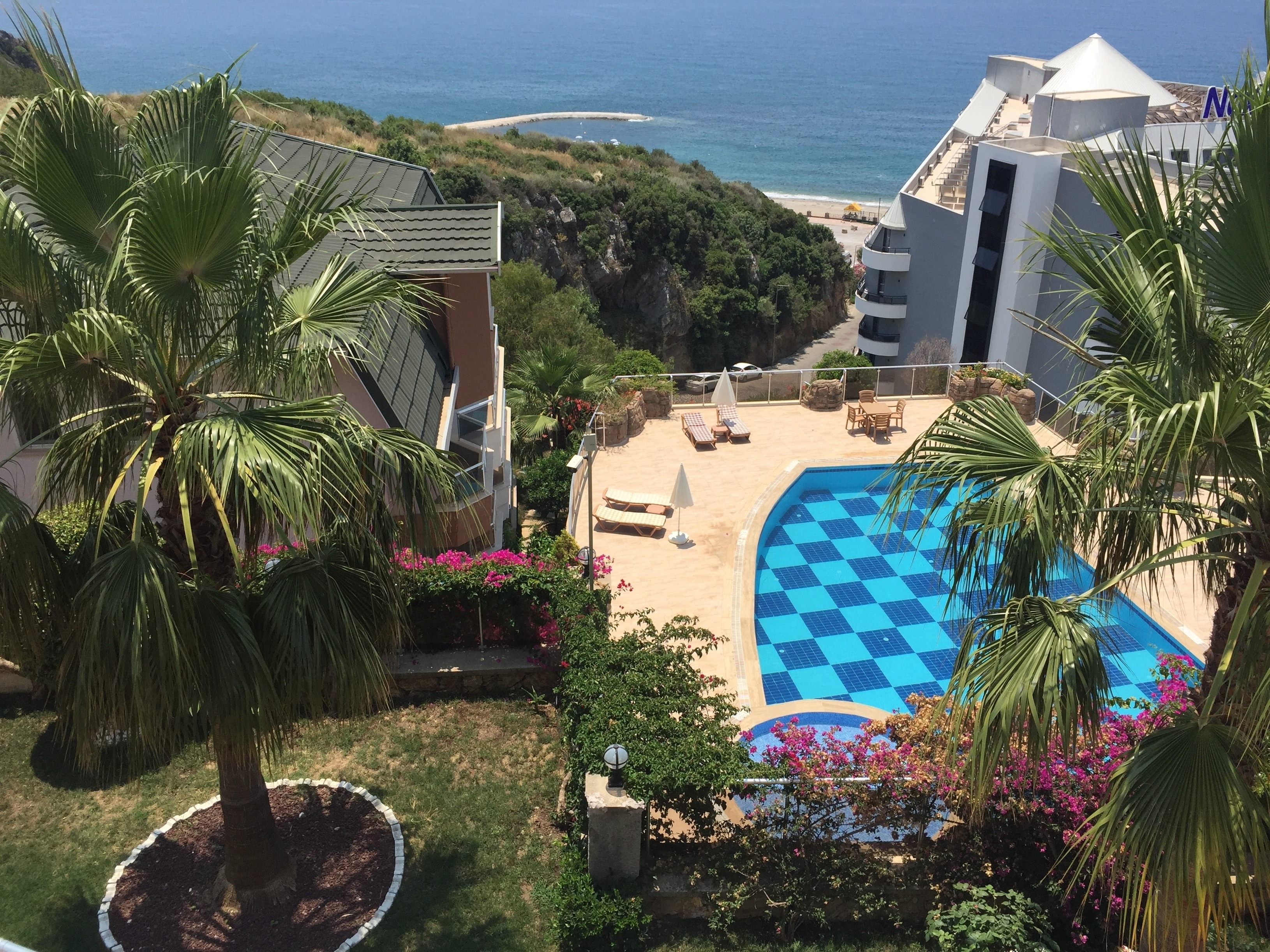 4 N Suite