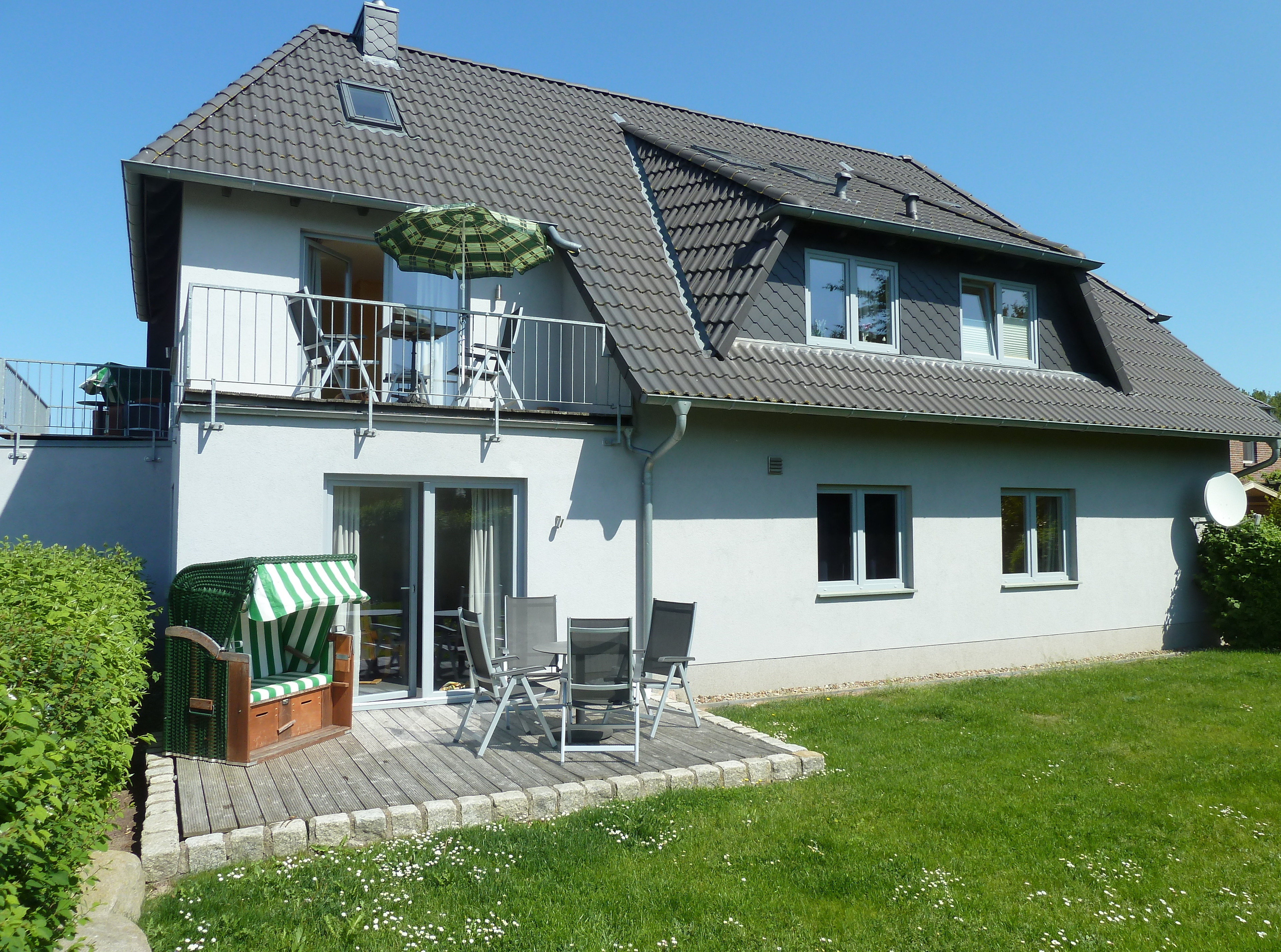 Fewo Alt Glowe 3 mit Terrasse und Garten Ferienwohnung auf Rügen