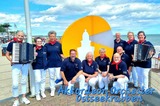 Maritimes Platzkonzert der Ostseekrabben