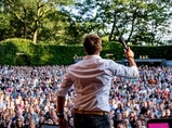 Kostenfreies Open Air-Mitsing-Konzert  mit Entertainer & Musiker Sören Schröder