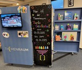 Themenraum "Bunte Gesellschaft" in der Stadtbücherei